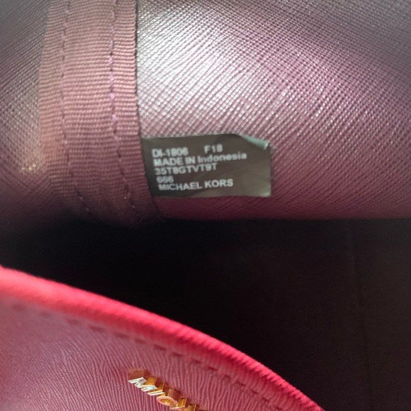 Michael Kors Burgundy Tote Bag with purse insert - Picture 7 of 9